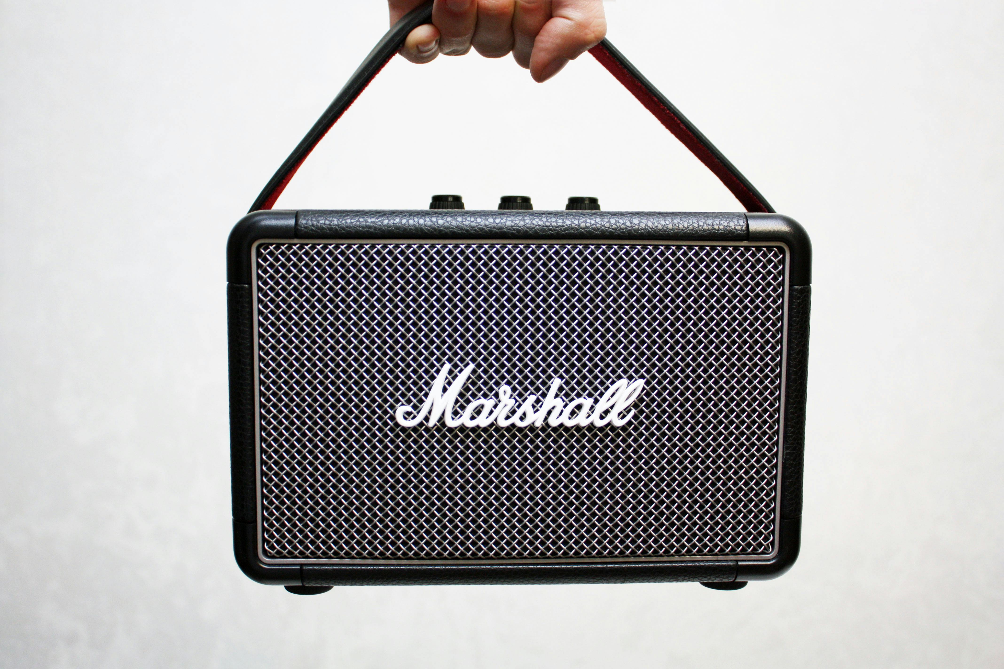 Portable speaker lifestyle thumbnail